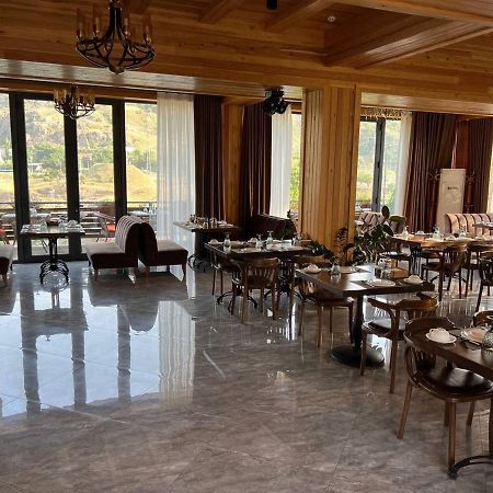 Le Chalet Mont And Restaurant Chorwoq Exterior photo