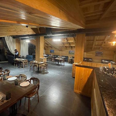 Le Chalet Mont And Restaurant Chorwoq Exterior photo